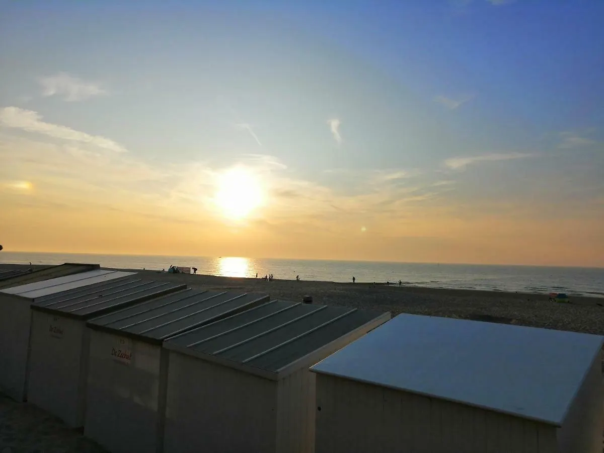 Large Apartment 800M From The Beach 90 Square Meters Oostende