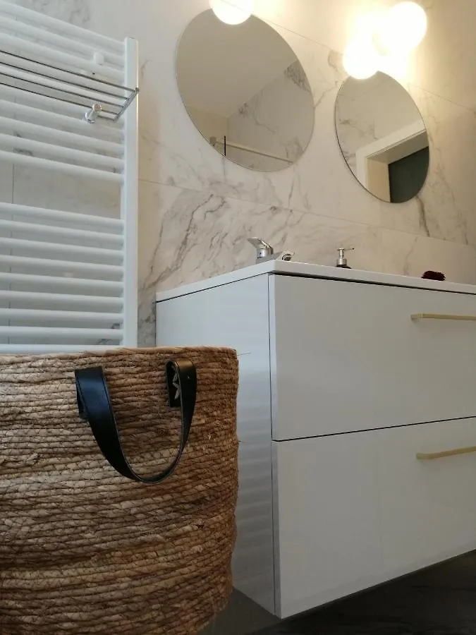 Large Apartment 800M From The Beach 90 Square Meters Ostend 0*,